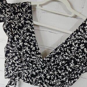 PAPER CRANE CROP TOP Womens M Black White Floral Stretch Elastic Sexy Cute Shirt